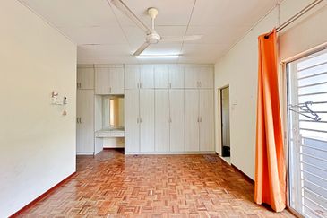 Seksyen 6 @ Bandar Bukit Mahkota