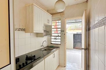 Seksyen 6 @ Bandar Bukit Mahkota