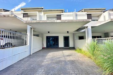 Laman Delfina @ Nilai Impian