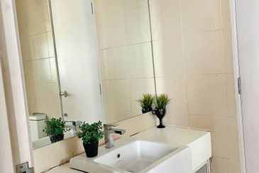 I Residence @ I City