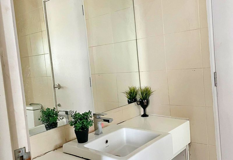 I Residence @ I City