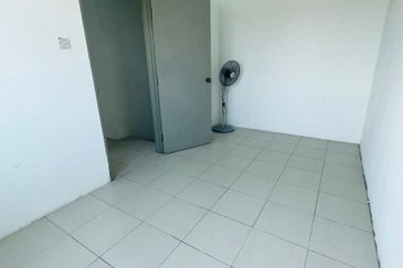 TOWNHOUSE at TAMAN SAUJANA PALMA, JENARIS KAJANG FOR RENT