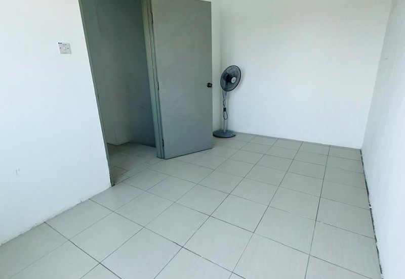 TOWNHOUSE at TAMAN SAUJANA PALMA, JENARIS KAJANG FOR RENT