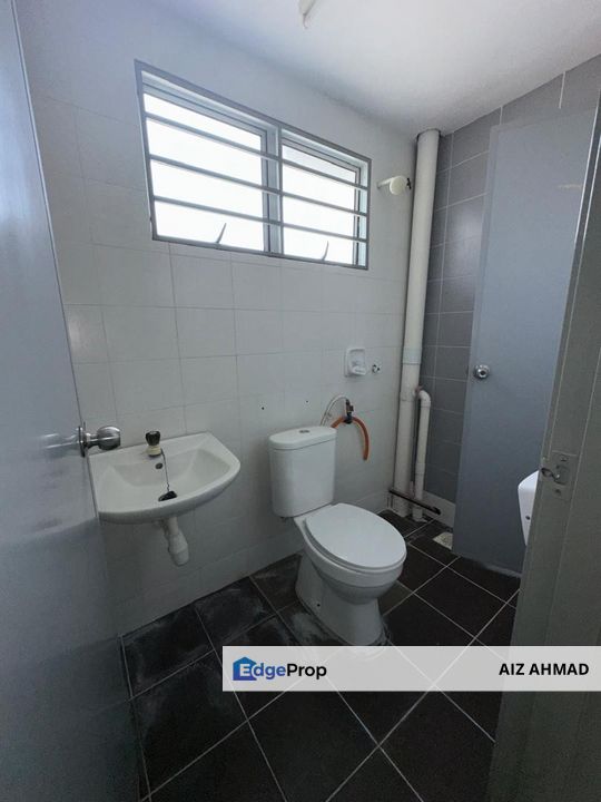 TOWNHOUSE at TAMAN SAUJANA PALMA, JENARIS KAJANG FOR RENT, Selangor, Kajang