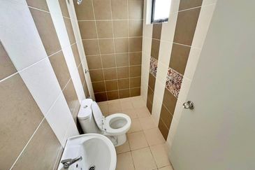 Newly Completed 4 Bedroom Residensi Emas @Kajang 2 For Rent