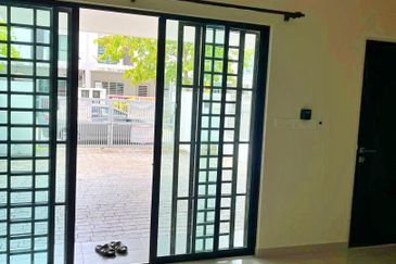 Laman Delfina @ Nilai Impian