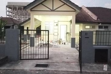 FACING OPEN💥FULL LOAN💥Single Storey Semi-D Taman Sri Bayu, Sungai Pelek, Sepang