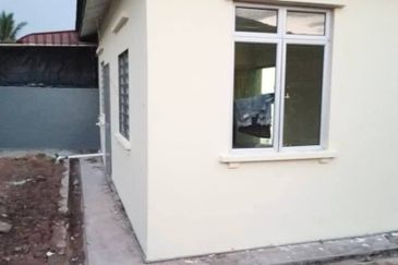 FACING OPEN💥FULL LOAN💥Single Storey Semi-D Taman Sri Bayu, Sungai Pelek, Sepang