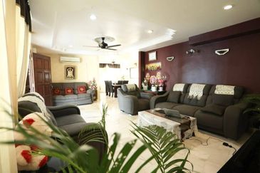 5610sqft💥FULL LOAN💥RENOVATED 2 Storey Bungalow Pantai Bagan Lalang, Sungai Pelek, Sepang