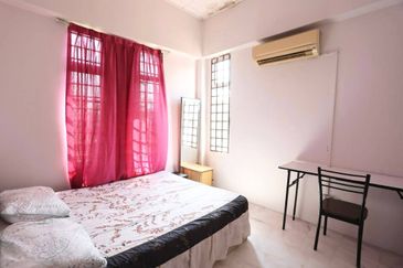 5610sqft💥FULL LOAN💥RENOVATED 2 Storey Bungalow Pantai Bagan Lalang, Sungai Pelek, Sepang