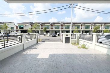 Dahlia Sari @ Saujana Perdana