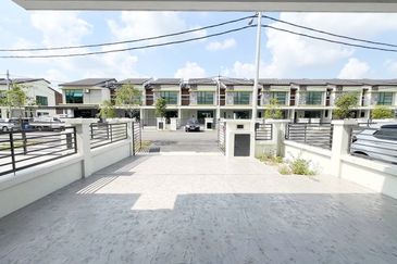 Dahlia Sari @ Saujana Perdana