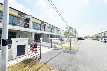 Dahlia Sari @ Saujana Perdana