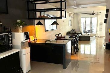 FACING FIELD💥FULL LOAN💥RENOVATED 2 Storey Taman Permata Melawati KL