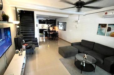 FACING FIELD💥FULL LOAN💥RENOVATED 2 Storey Taman Permata Melawati KL