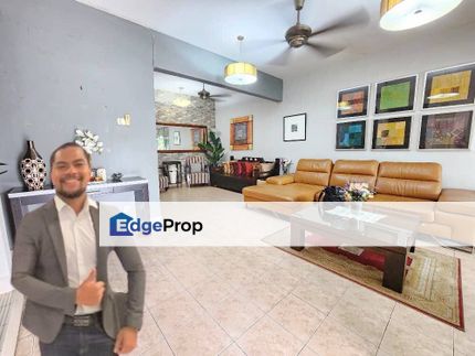 FACING OPEN💥FULL LOAN💥RENOVATED 2 Storey Jln Platinum Seksyen 7 Shah Alam, Selangor, Shah Alam