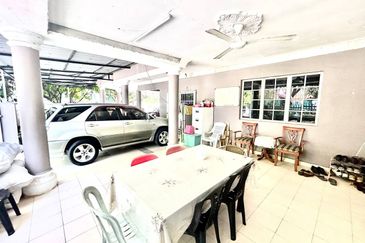 CORNER LOT💥FULL LOAN💥RENOVATED 2 Storey Bandar Tasik Selatan, Kuala Lumpur