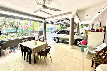 CORNER LOT💥FULL LOAN💥RENOVATED 2 Storey Bandar Tasik Selatan, Kuala Lumpur