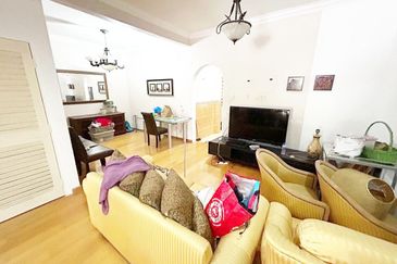 Jalan Suasana, Bandar Tun Hussein Onn