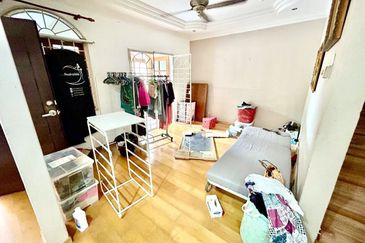 Jalan Suasana, Bandar Tun Hussein Onn