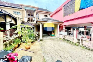 Jalan Suasana, Bandar Tun Hussein Onn