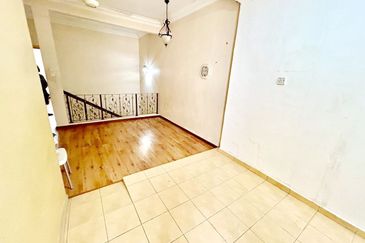 Jalan Suasana, Bandar Tun Hussein Onn