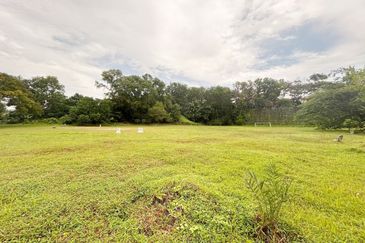Jalan Suasana, Bandar Tun Hussein Onn