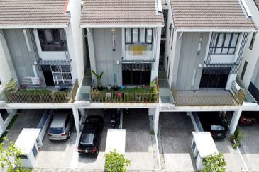 Crescent Park Townvilla