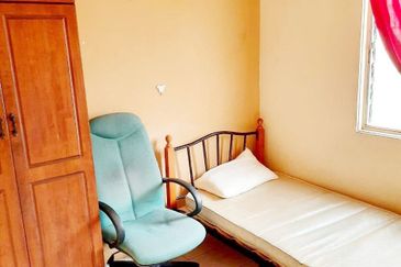 Jalan Pulau Angsa U10/32E