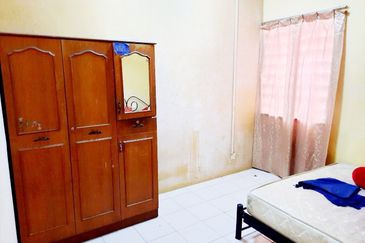 Jalan Pulau Angsa U10/32E