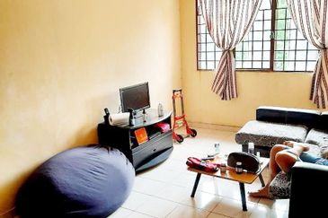 Jalan Pulau Angsa U10/32E