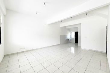 Iris @ Bandar Hillpark