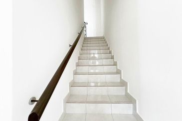 Iris @ Bandar Hillpark