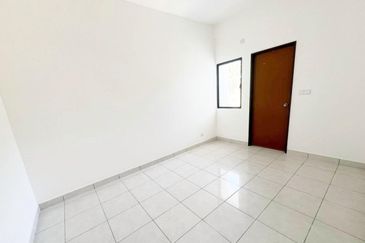 Iris @ Bandar Hillpark