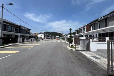 Iris @ Bandar Hillpark