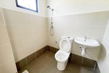 Iris @ Bandar Hillpark