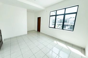 Iris @ Bandar Hillpark