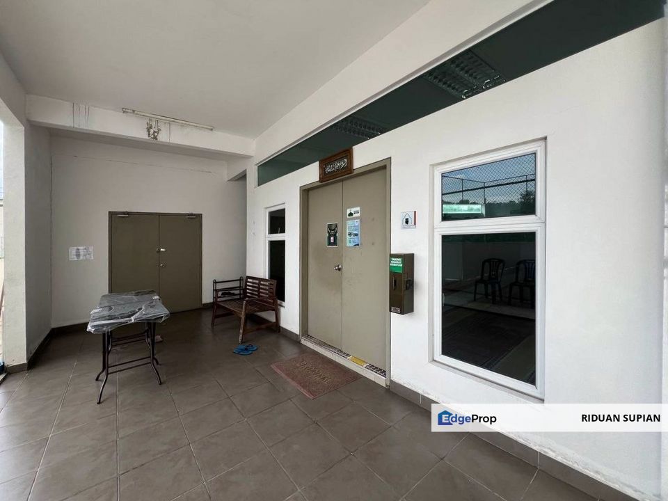 Puncak 7 Residence Condominium Seksyen 7 Shah Alam, Selangor, Shah Alam