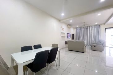 Partly Furnished 2 Storey Superlink Zircona Residence Alam Impian