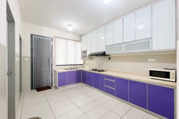 Partly Furnished 2 Storey Superlink Zircona Residence Alam Impian