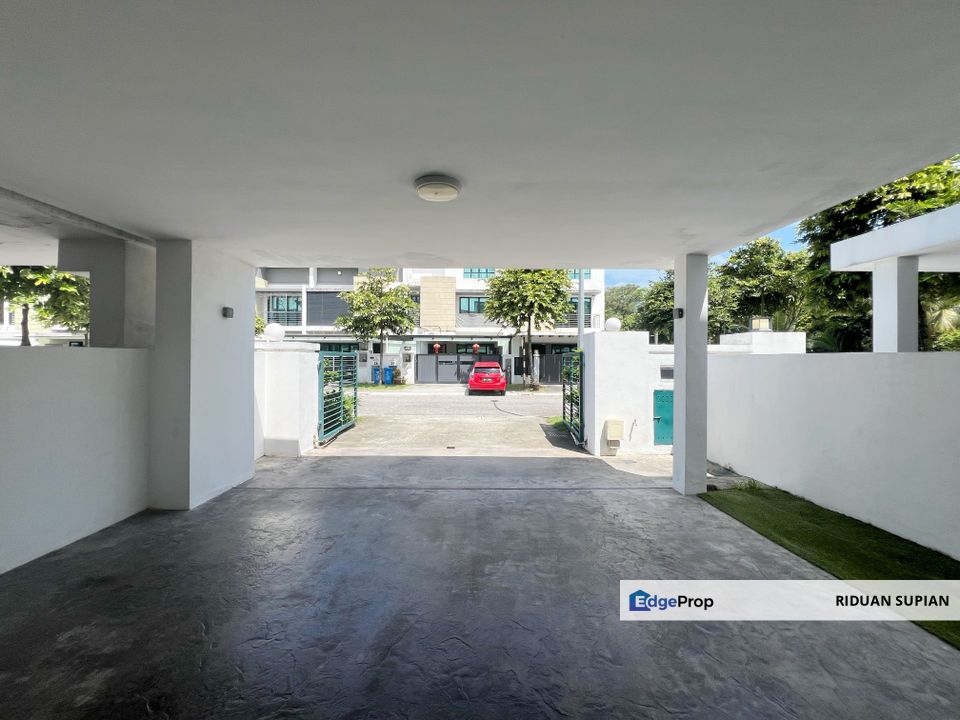 Partly Furnished 2 Storey Superlink Zircona Residence Alam Impian, Selangor, 