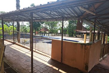 GOLFVIEW SER. AP'MENT/JANAVIEW CONDOTEL