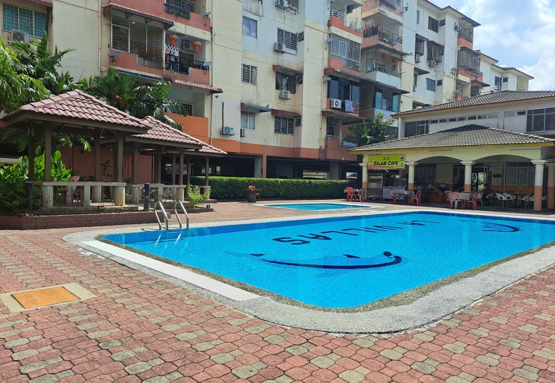 La Villas Condominium