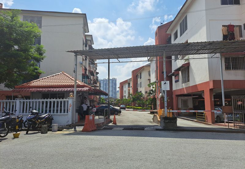 La Villas Condominium