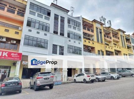 Freehold 3 Storey Shoplot Saujana Impian Kajang , Selangor, Kajang