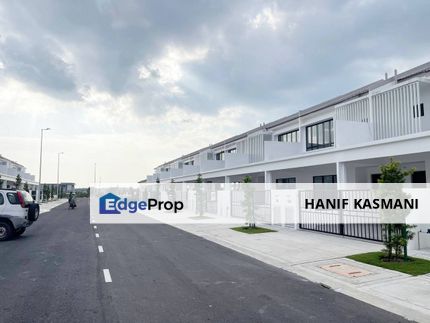 Sejati Lakeside Cyberjaya 2 Storey Terrace House For Sale, Selangor, Cyberjaya
