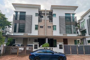Jelutong Heights