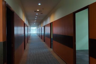 Ex-University College Complex at Cyber 4 Cyberjaya