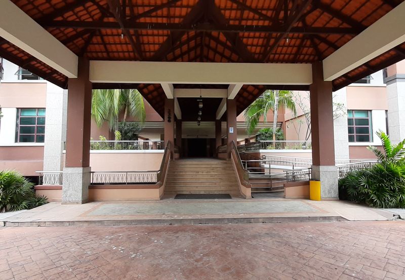 Cyberjaya En Bloc Office Complex for Rent