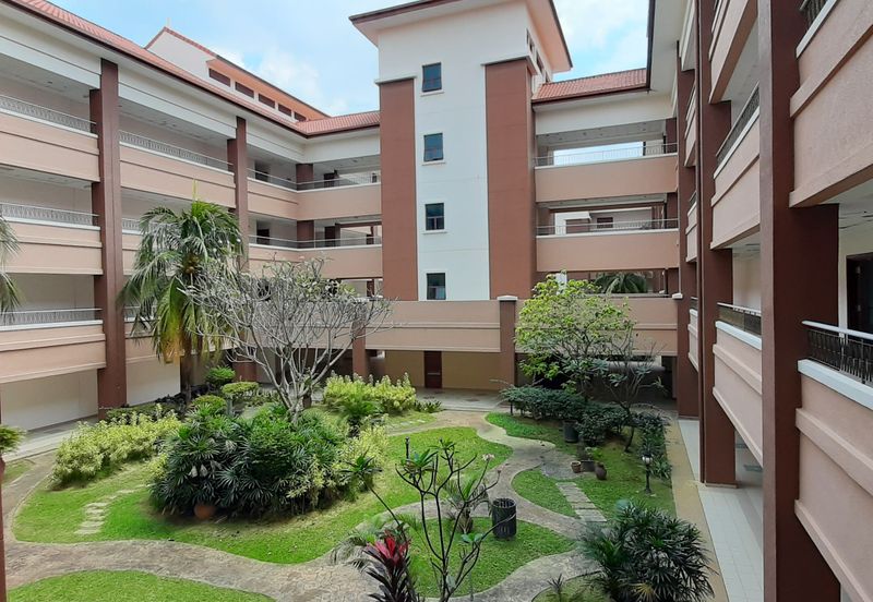 Cyberjaya En Bloc Office Complex for Rent